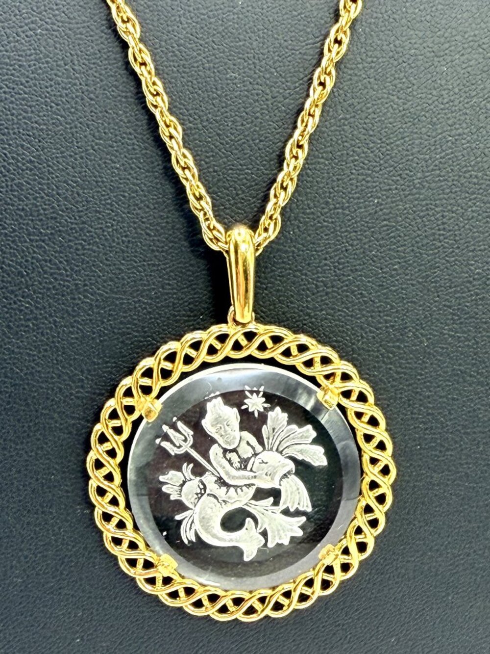 Vintage Crown Trifari Aquarius Zodiac Intaglio Glass Pendant Necklace Merman